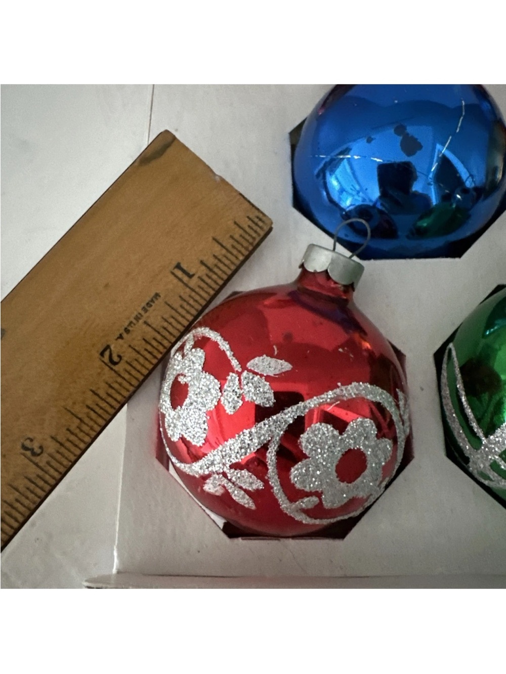 VINTAGE LOT OF 8 STENCILED Glass Ornaments Multicolor Ornaments - Picture 4 of 7